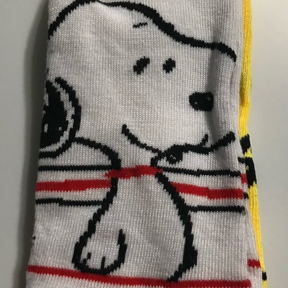 Snoopy & Charlie Brown Socks - Picture 3 of 6